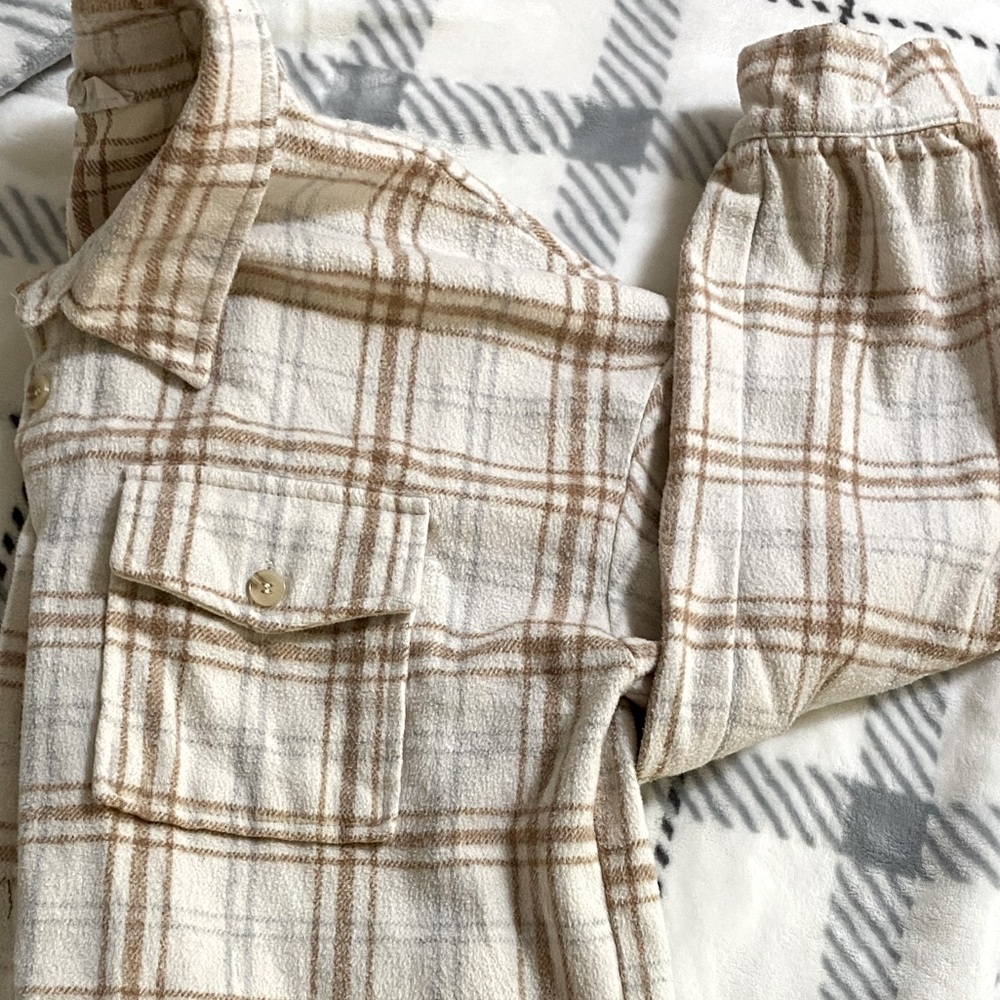 Plaid Tan Pull Over